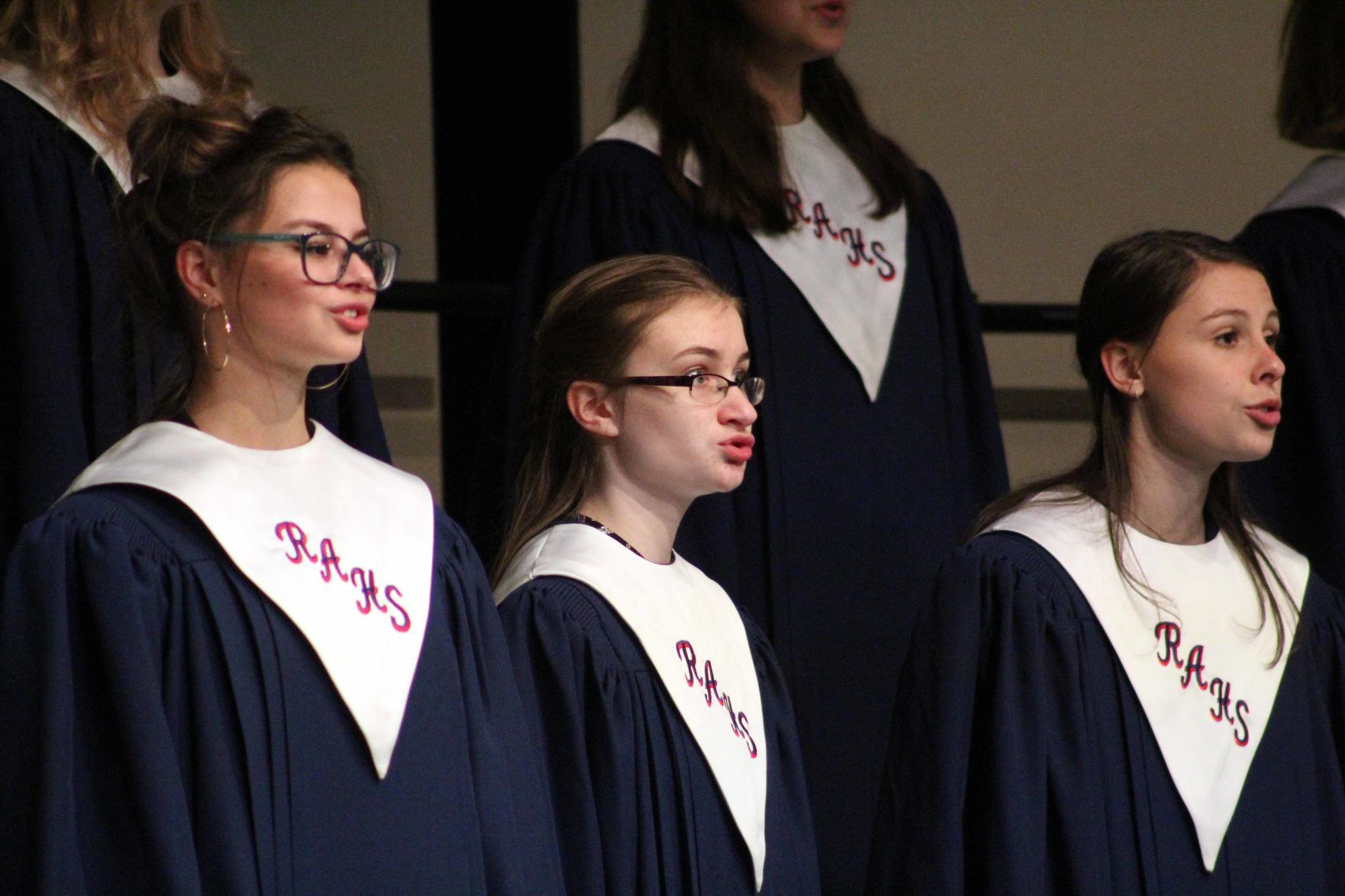 Hannah, Maddy and Ava sing